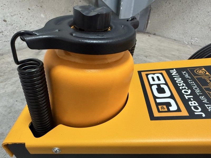 JCB 35-metric-ton Hydropneumatic Garage Jack