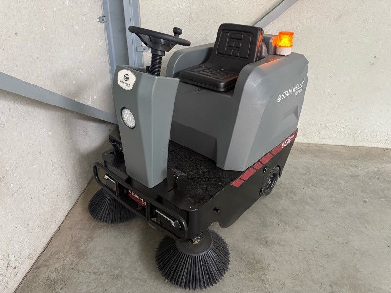 Selbstfahrende Kehrmaschine „Stahlwelle EcoClean“