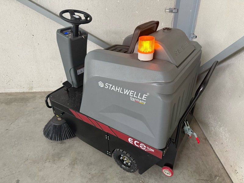 Selbstfahrende Kehrmaschine „Stahlwelle EcoClean“