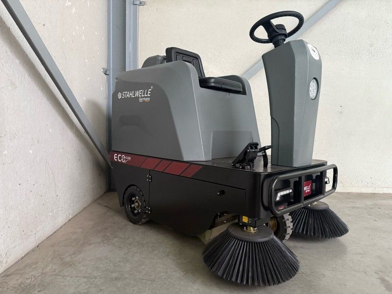 Selbstfahrende Kehrmaschine „Stahlwelle EcoClean“