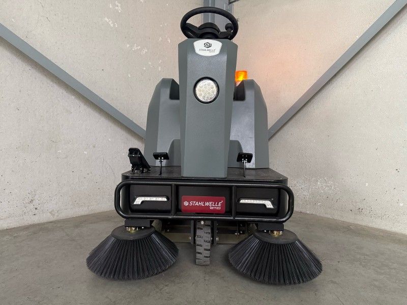 Selbstfahrende Kehrmaschine „Stahlwelle EcoClean“