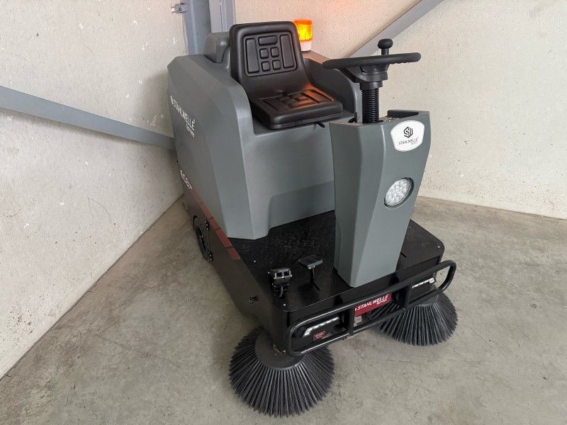 Selbstfahrende Kehrmaschine „Stahlwelle EcoClean“