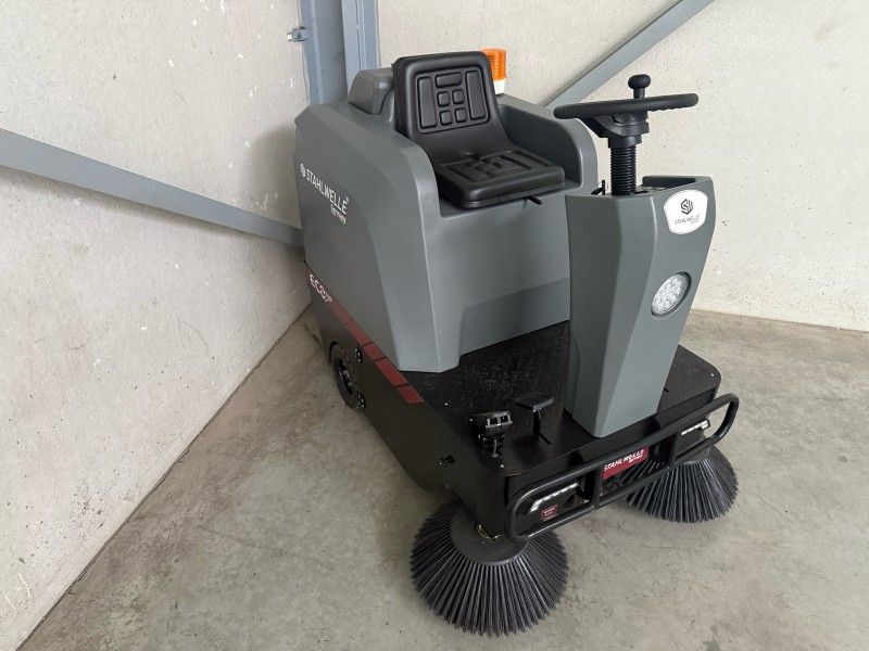 Selbstfahrende Kehrmaschine „Stahlwelle EcoClean“