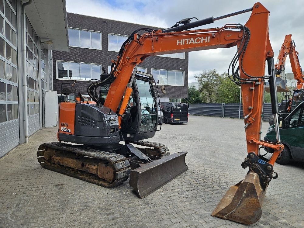 Hitachi ZX85US-6