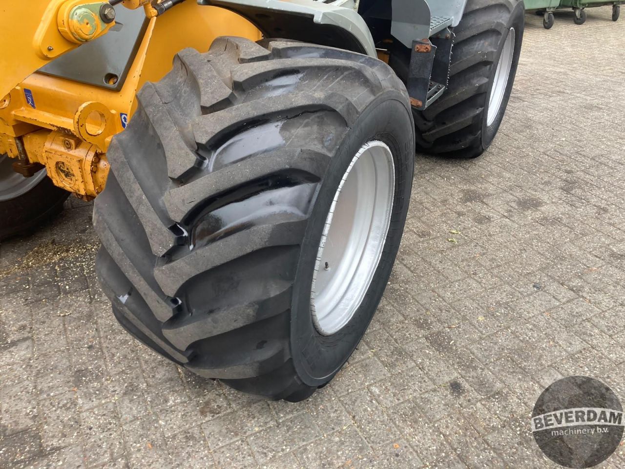 Liebherr L506 Stereo