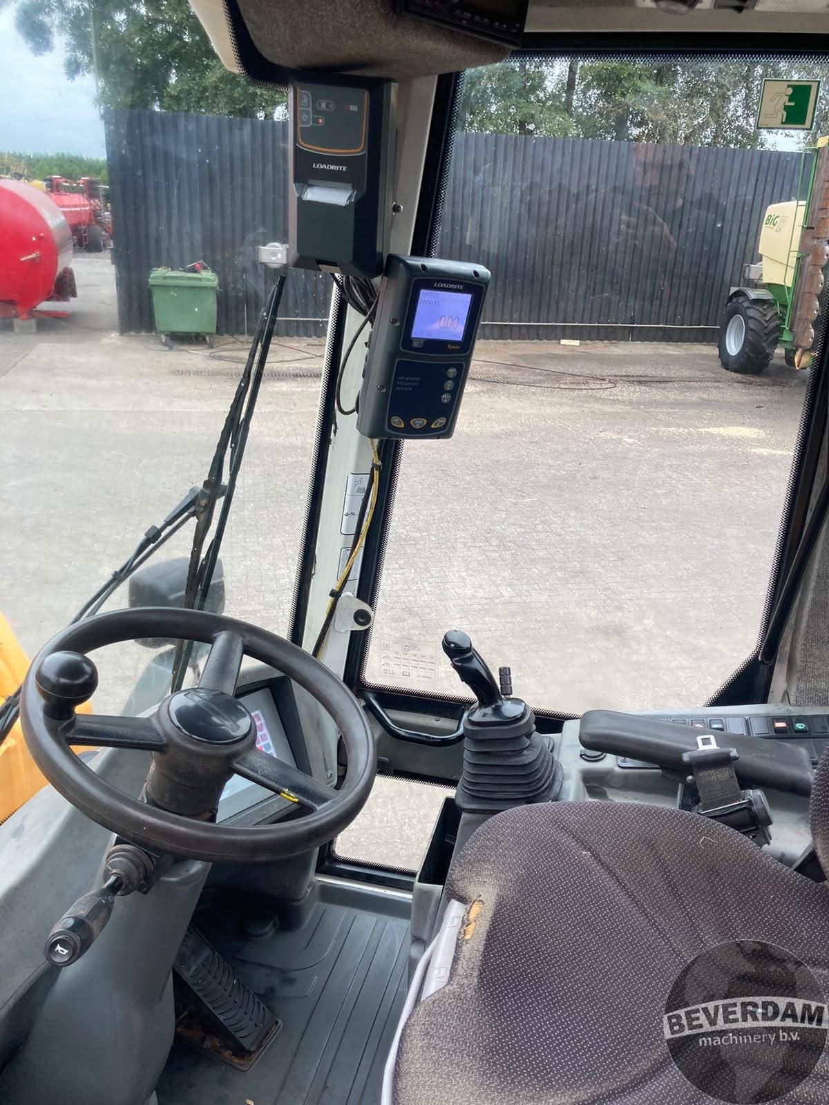 Liebherr L506 Stereo