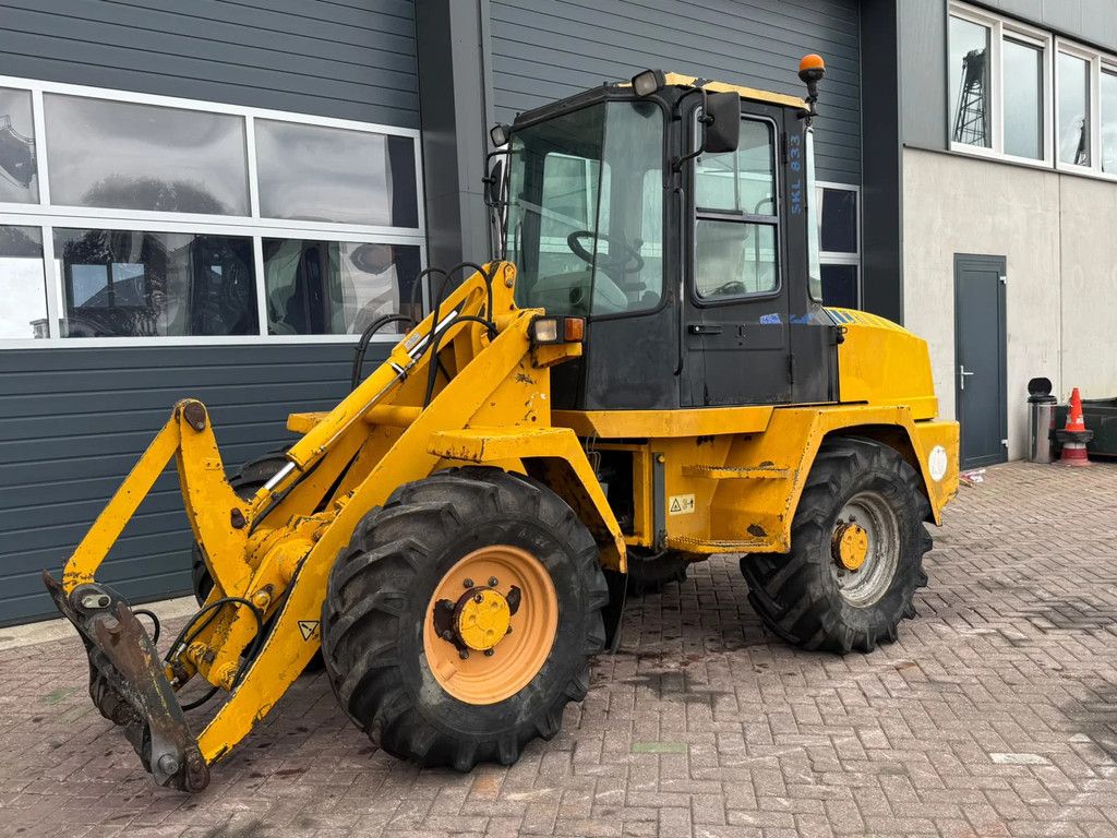 Schaeff SKL833
