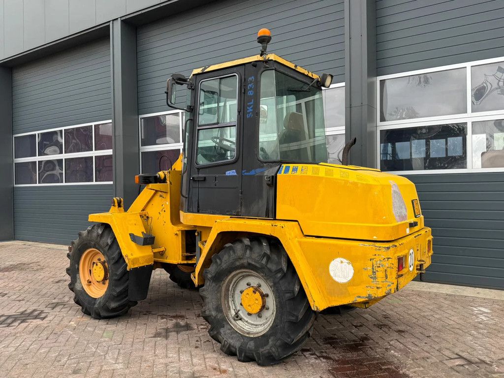 Schaeff SKL833