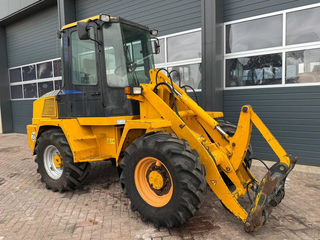 Schaeff SKL833