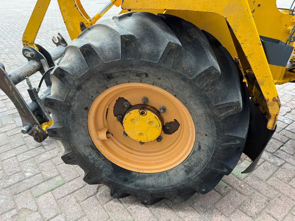 Schaeff SKL833