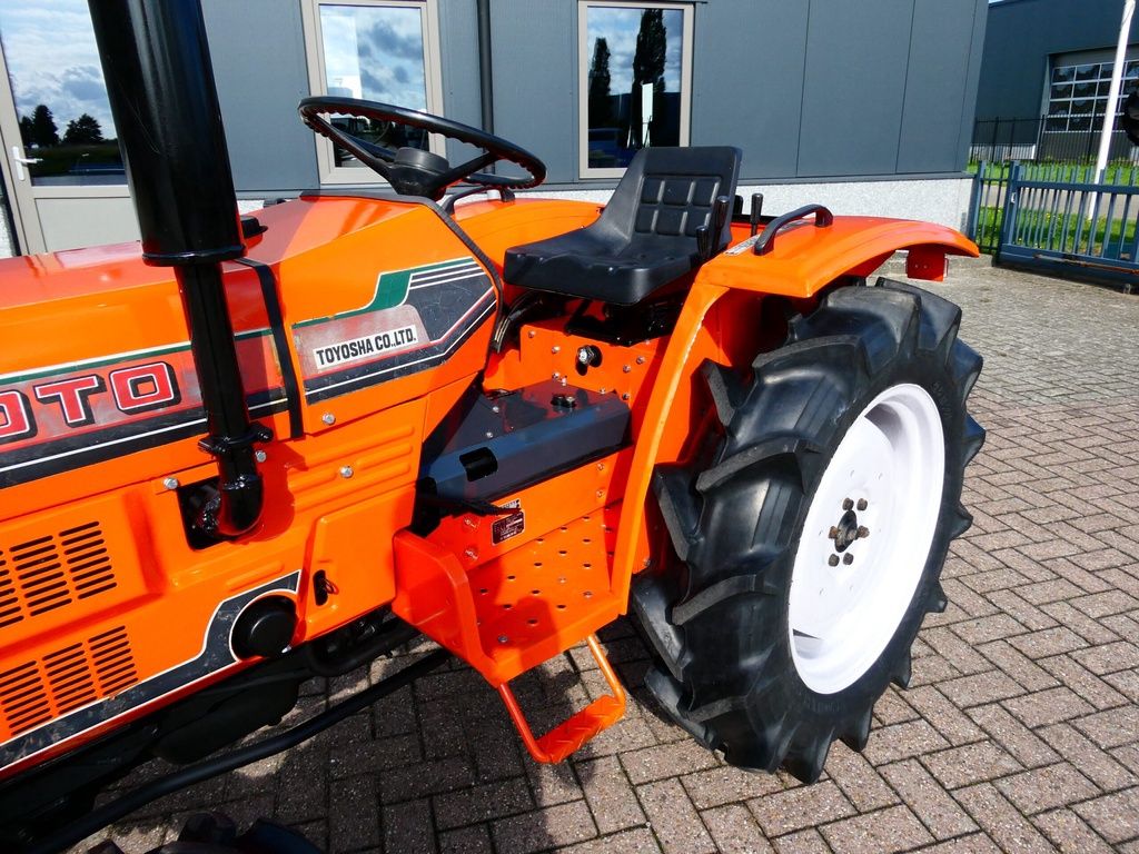 Hinomoto E2304 4wd