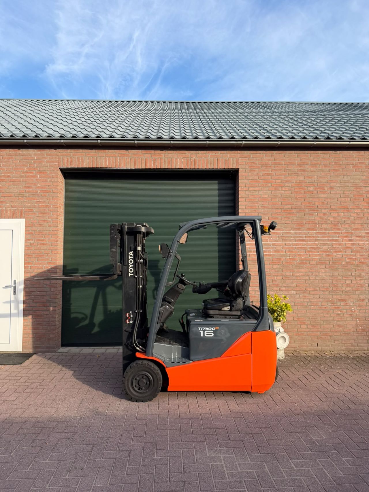 Toyota 8FBE16T triplo accu 2024 elektrische heftruck
