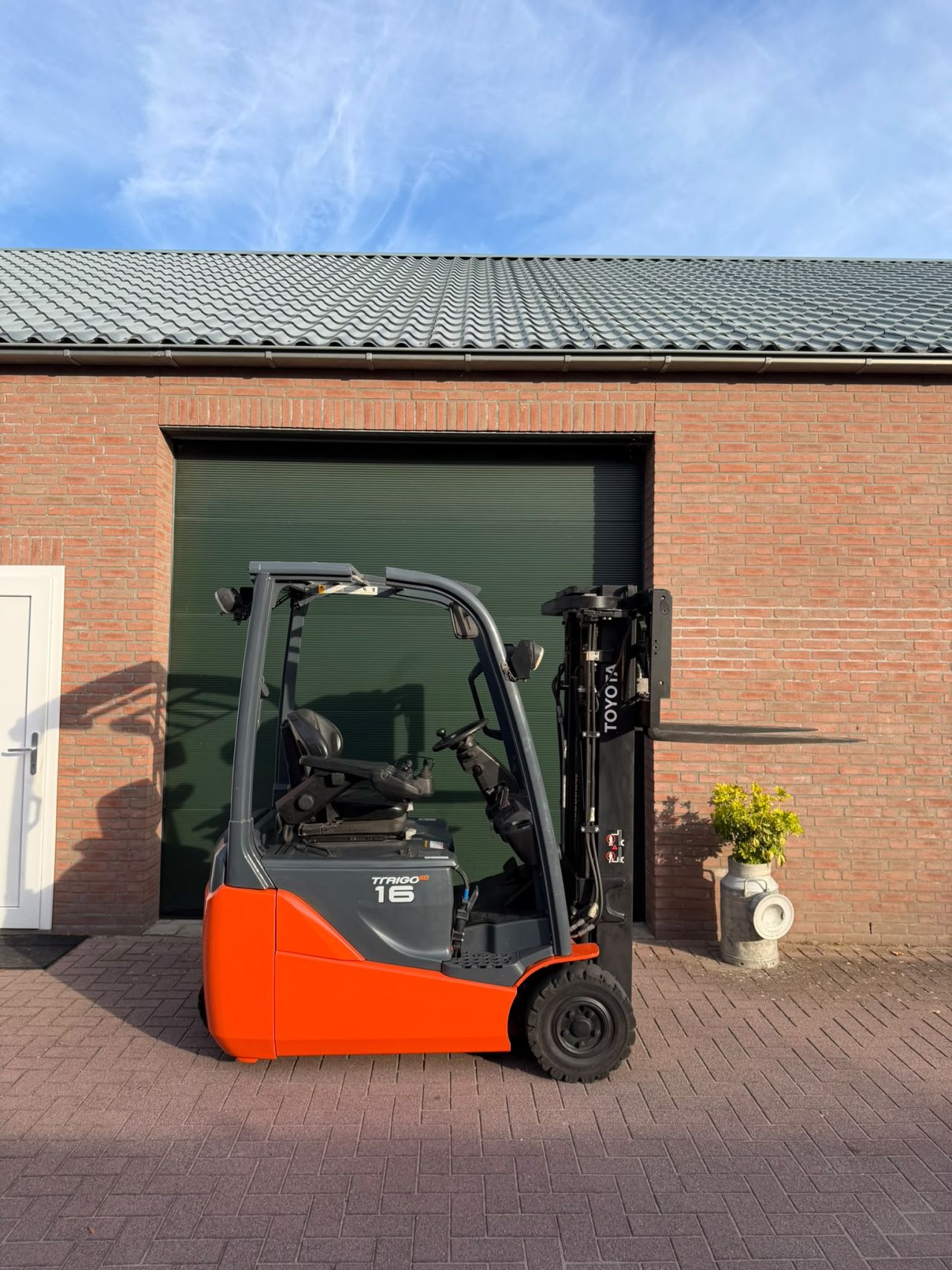Toyota 8FBE16T triplo accu 2024 elektrische heftruck