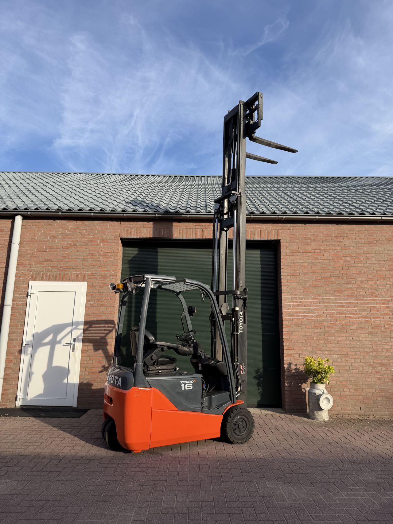 Toyota 8FBE16T triplo accu 2024 elektrische heftruck