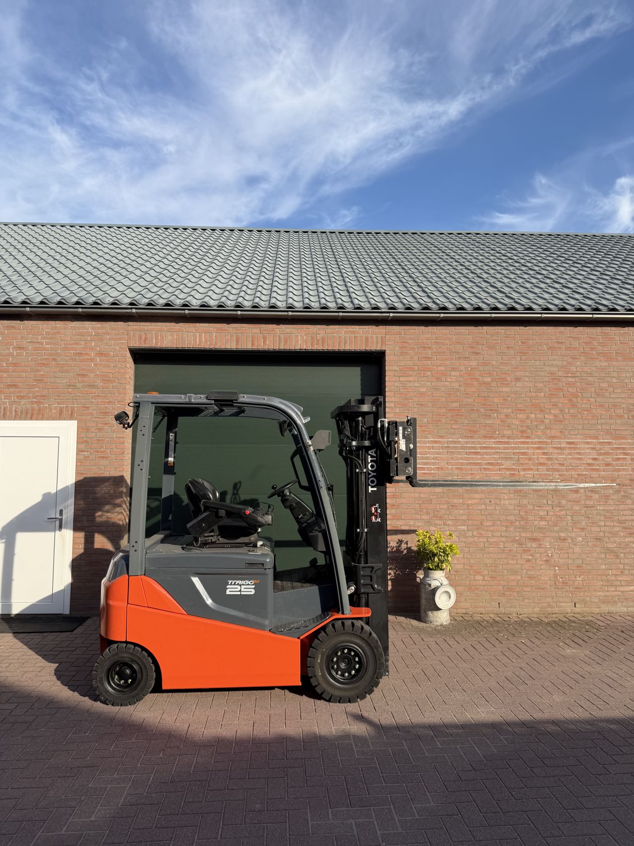 Toyota 8FBMKT25 2500kg 2019 triplo elektrische heftruck
