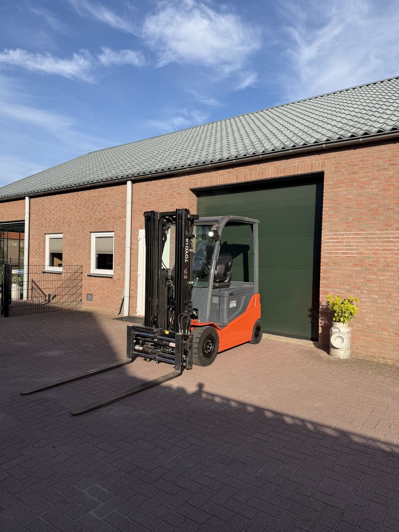 Toyota 8FBMKT25 2500kg 2019 triplo elektrische heftruck