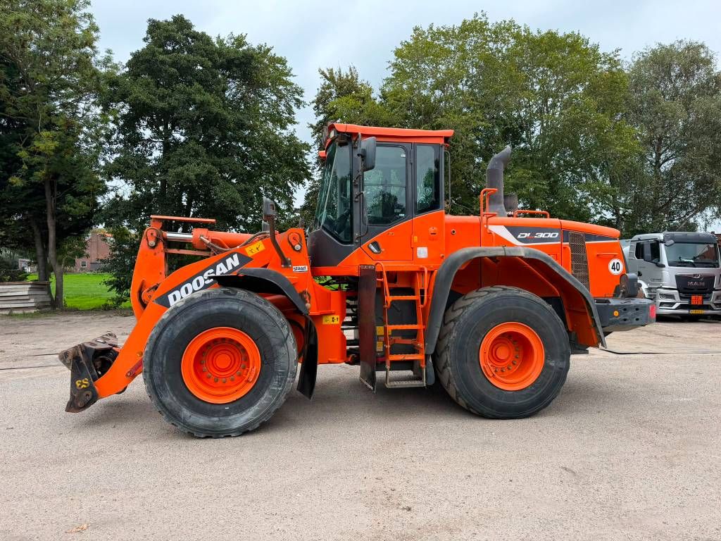 Doosan DL 300-5