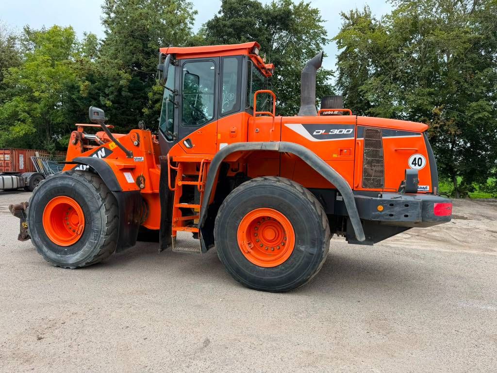 Doosan DL 300-5