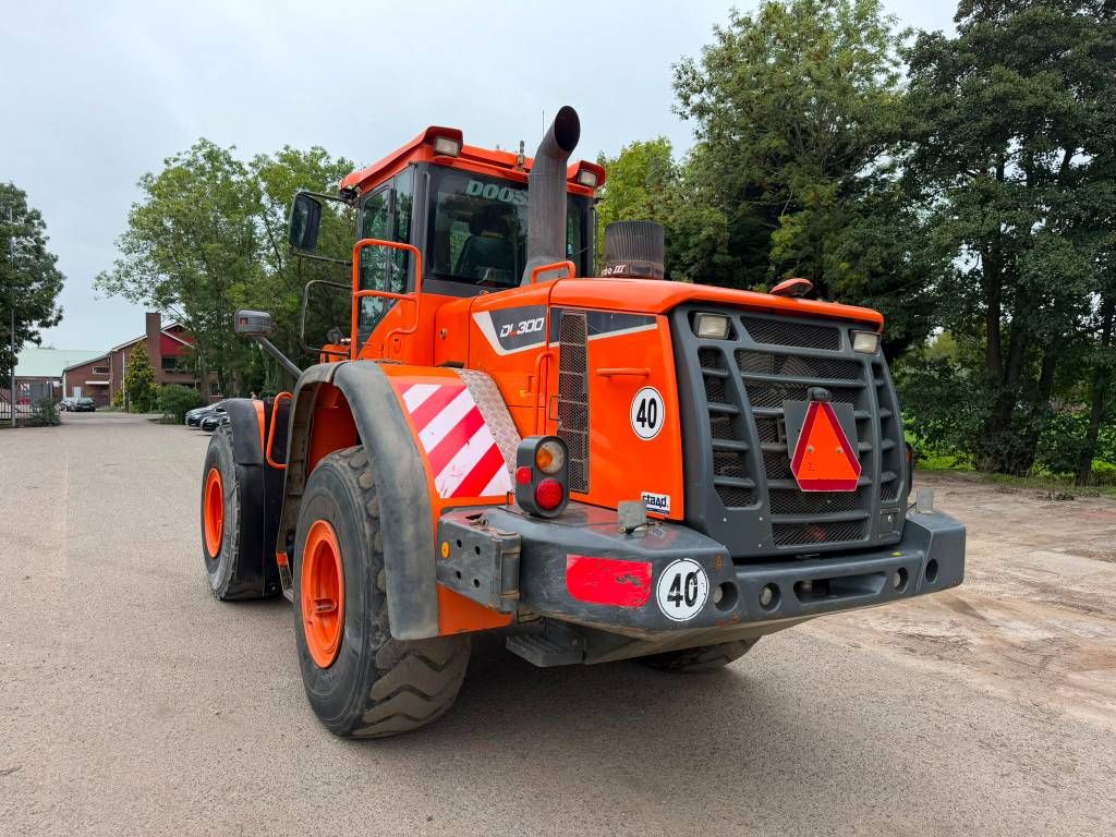 Doosan DL 300-5