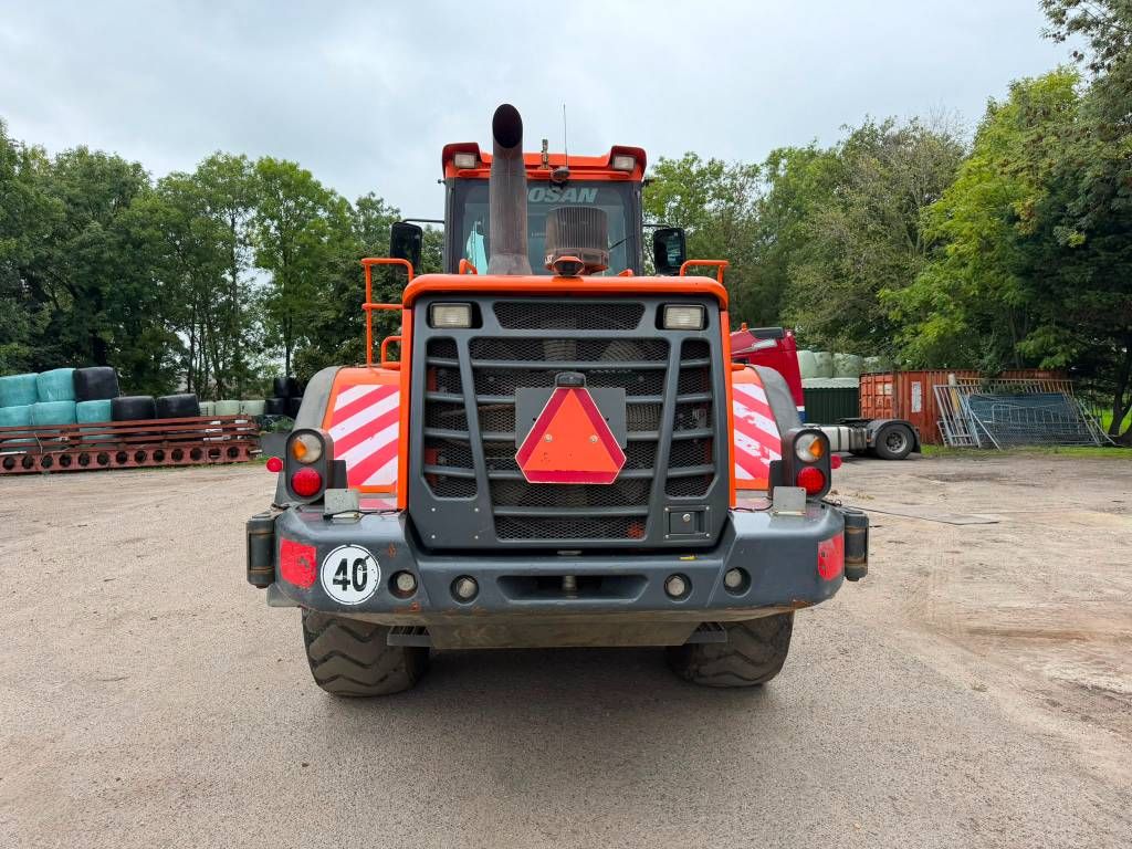 Doosan DL 300-5