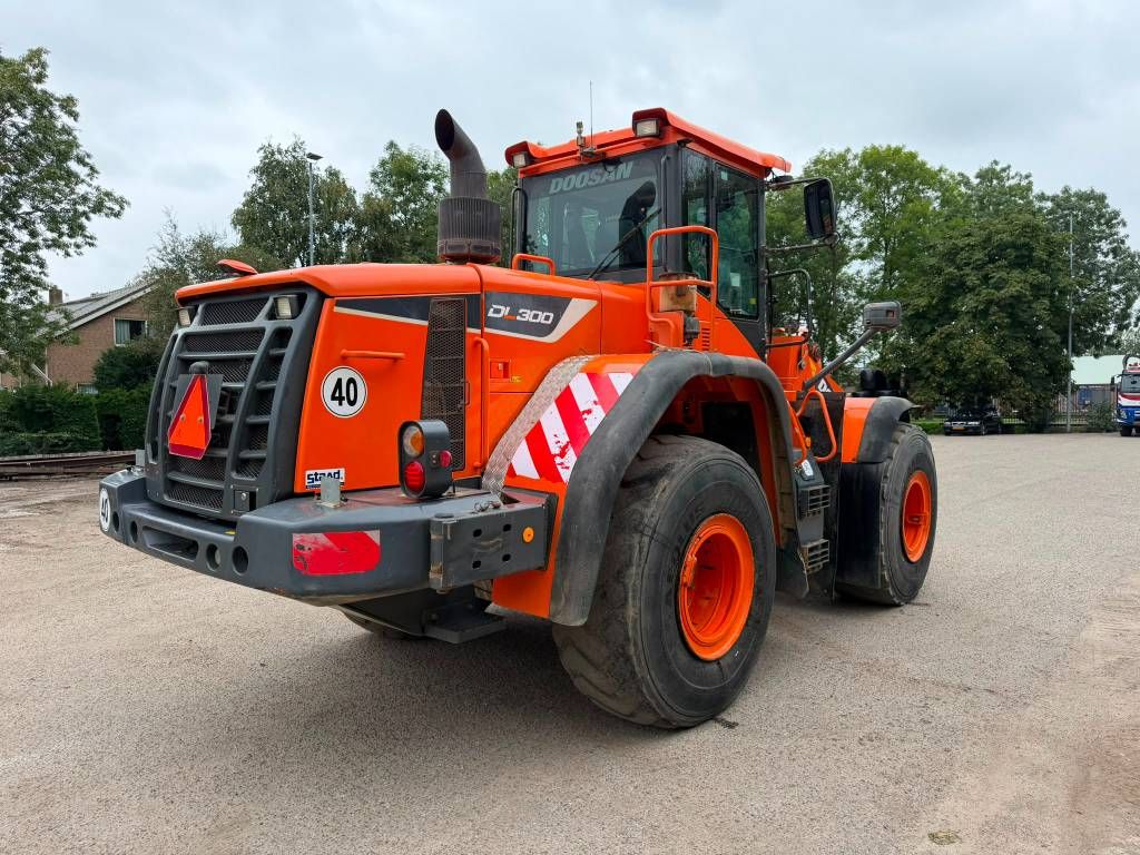 Doosan DL 300-5
