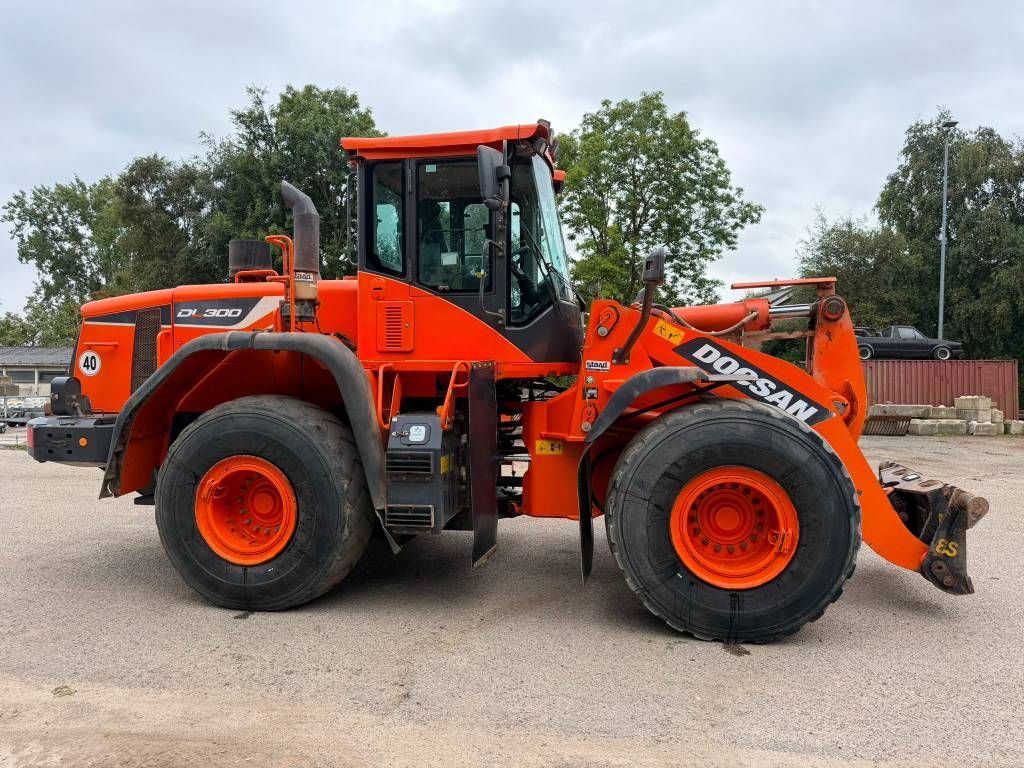 Doosan DL 300-5