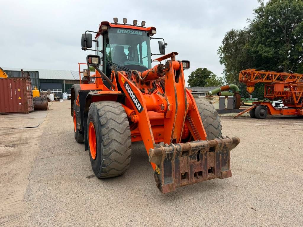 Doosan DL 300-5