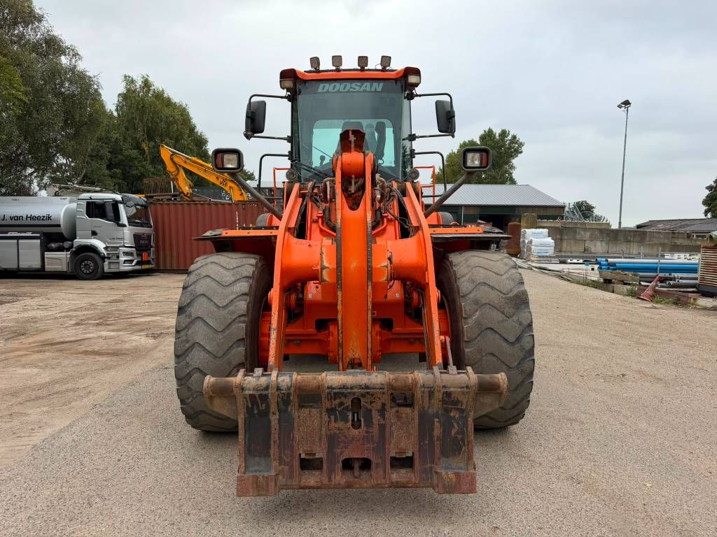 Doosan DL 300-5