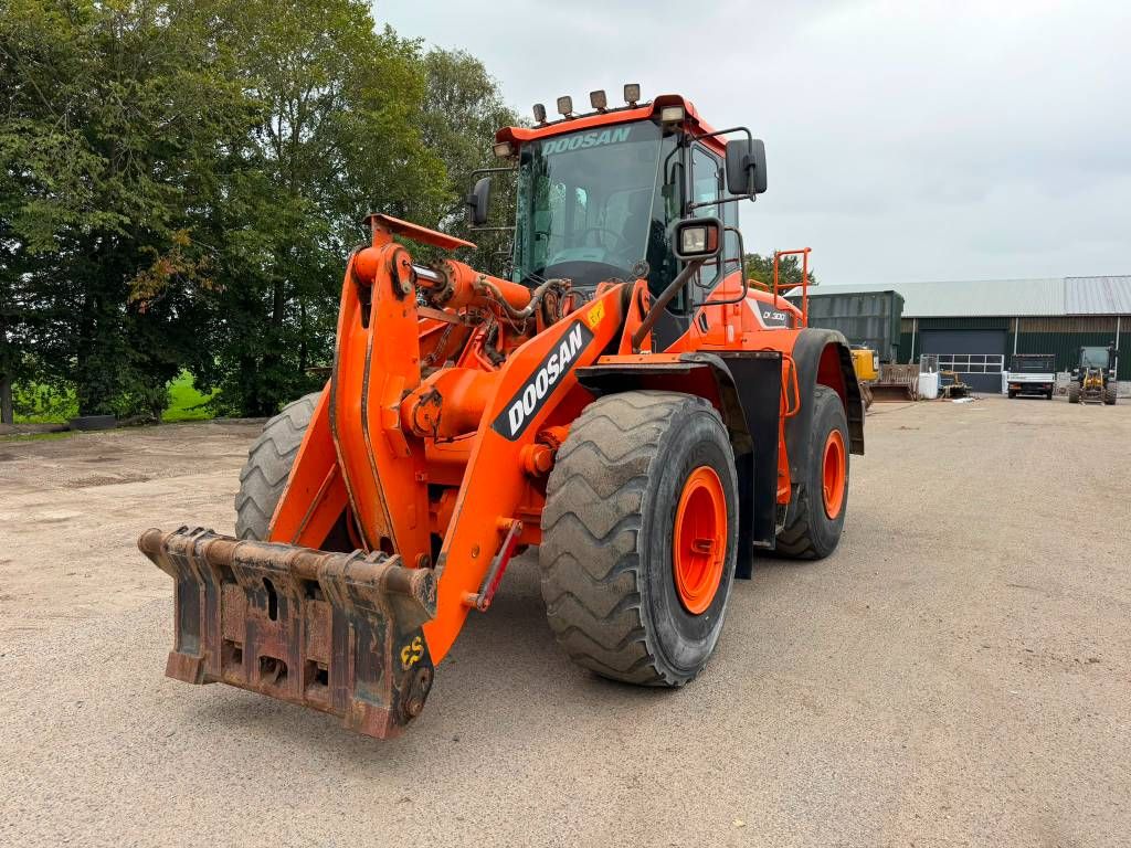 Doosan DL 300-5