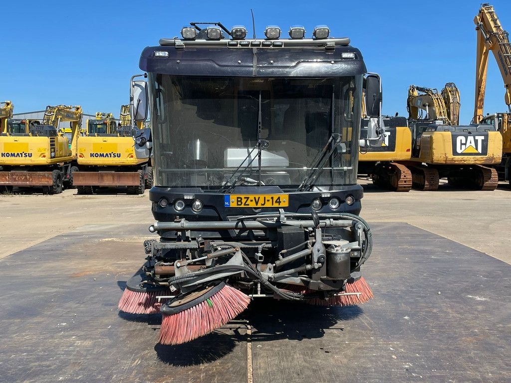 Ravo 560 sweeper 3th brush / vacuumtruck (BZ-VJ-14)