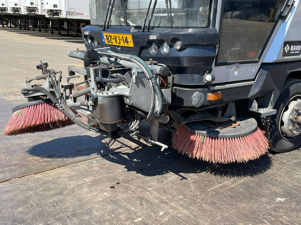 Ravo 560 sweeper 3th brush / vacuumtruck (BZ-VJ-14)