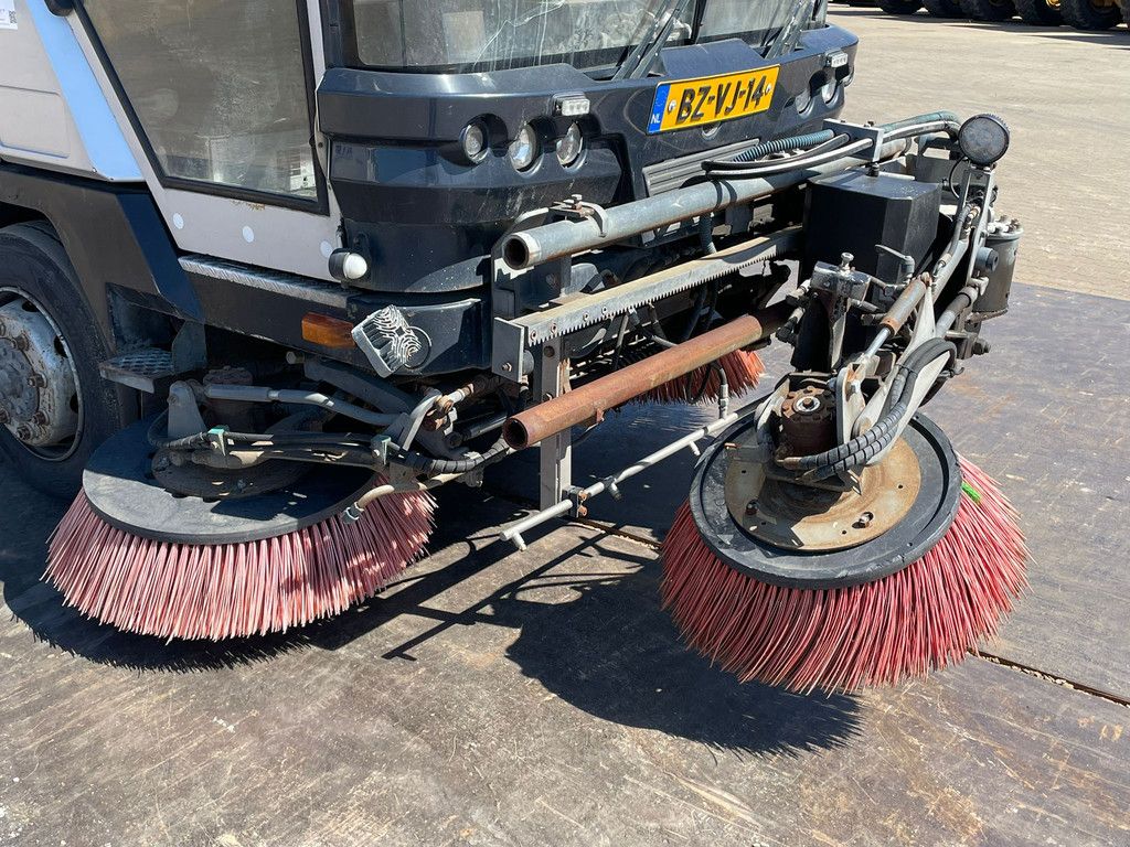 Ravo 560 sweeper 3th brush / vacuumtruck (BZ-VJ-14)
