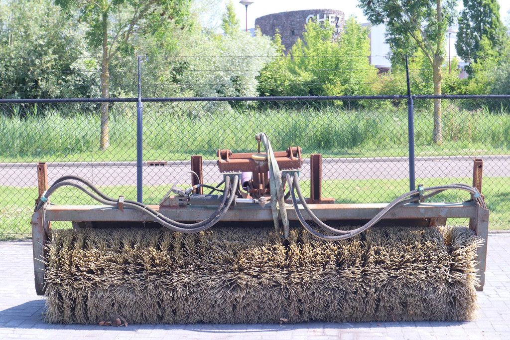 Merlo HYDRAULC SWEEPER | BRUSH | VEEGBORSTEL | BURSTEL