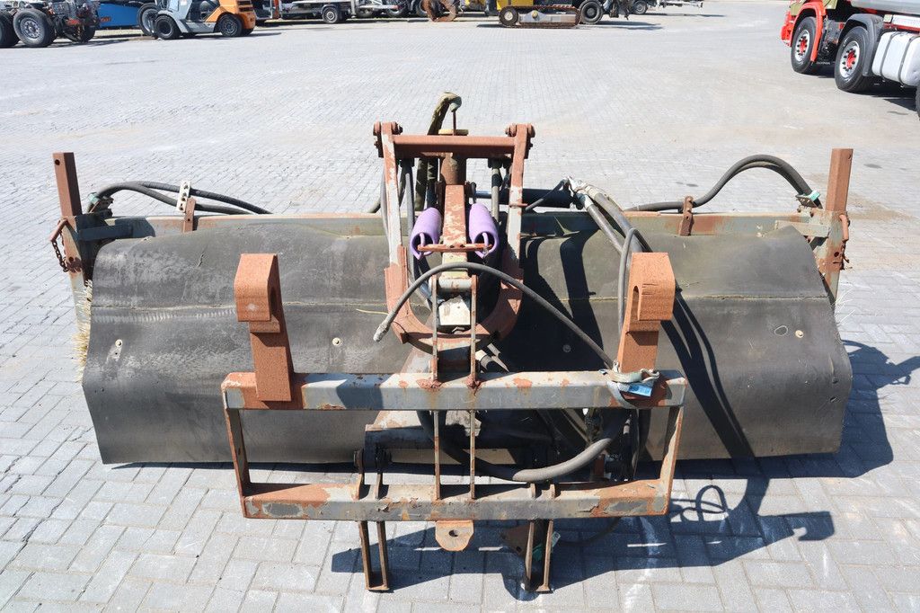 Merlo HYDRAULC SWEEPER | BRUSH | VEEGBORSTEL | BURSTEL
