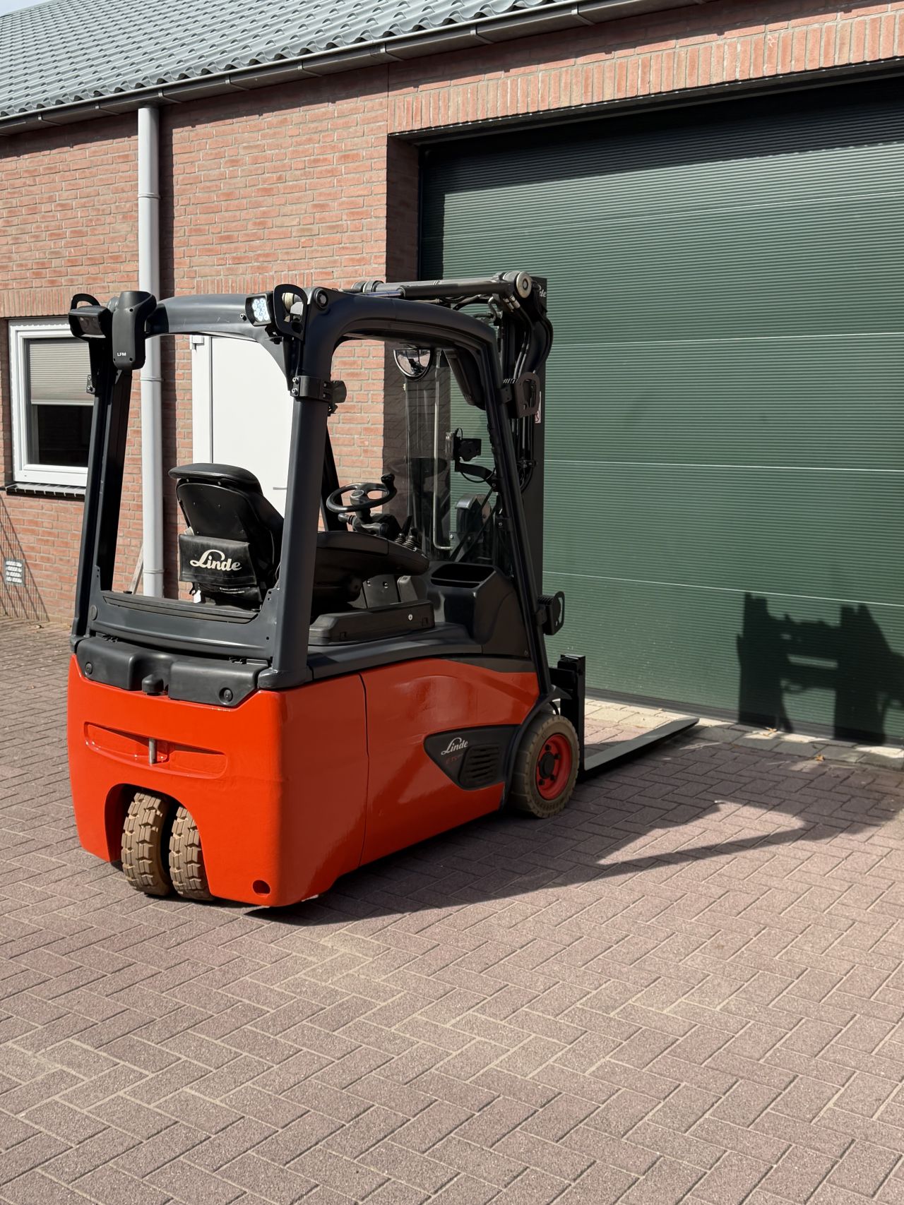 Linde E16-02 EVO triplo elektrische heftruck