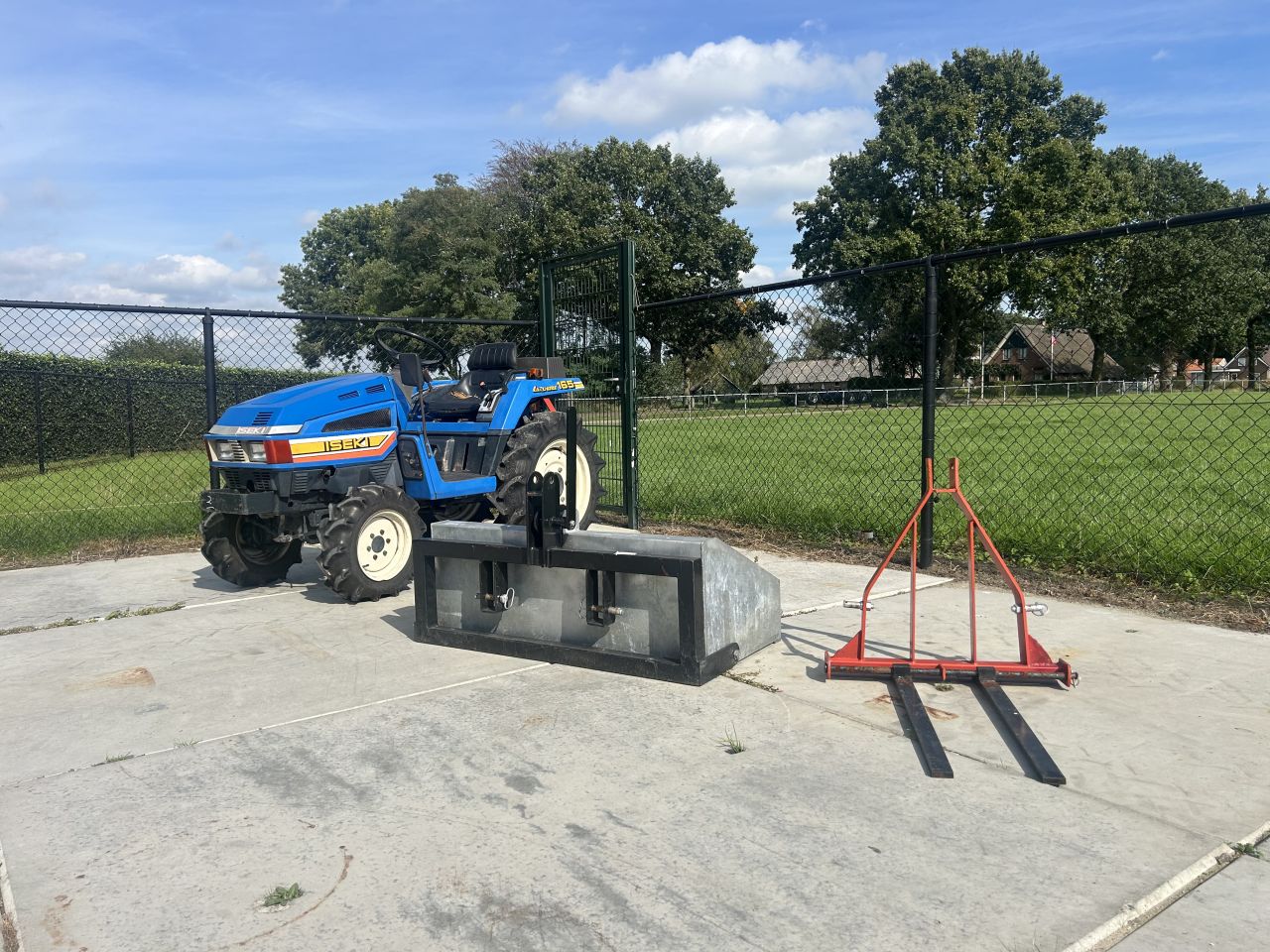 Iseki landhope 165 met werktuigen