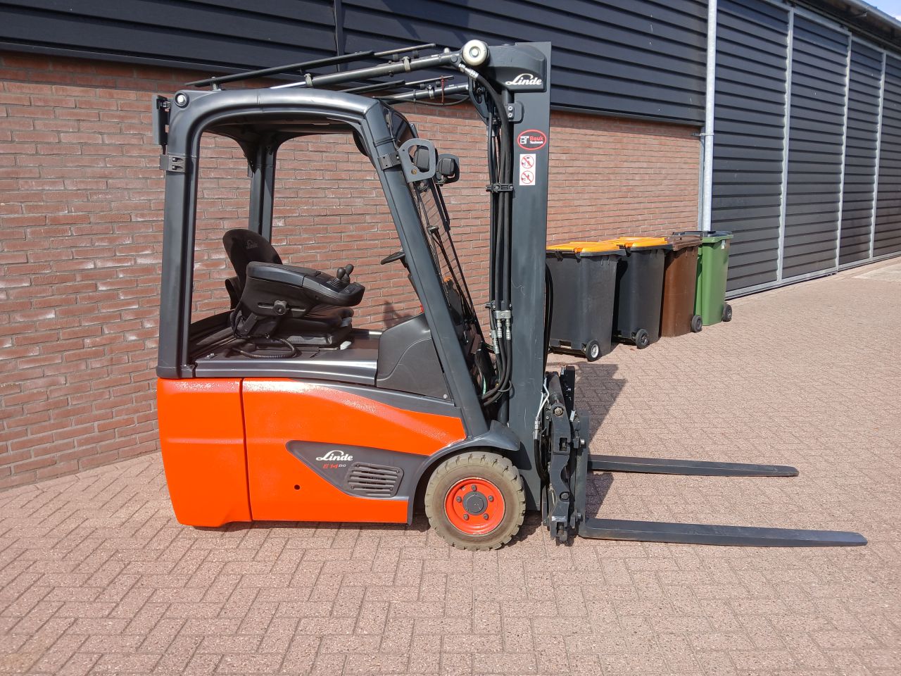 Linde e14-02 / vorkenversteller / side shift / 2019