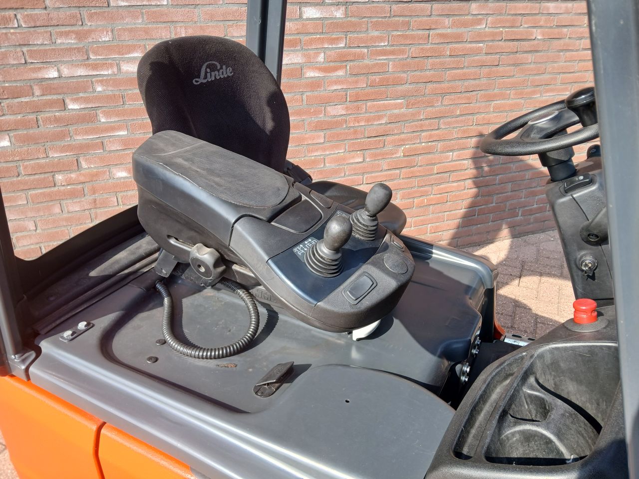 Linde e14-02 / vorkenversteller / side shift / 2019