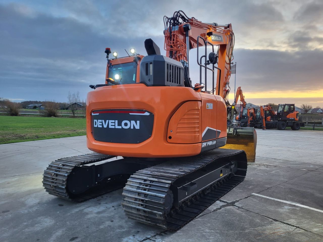 Develon DX140LCR-7