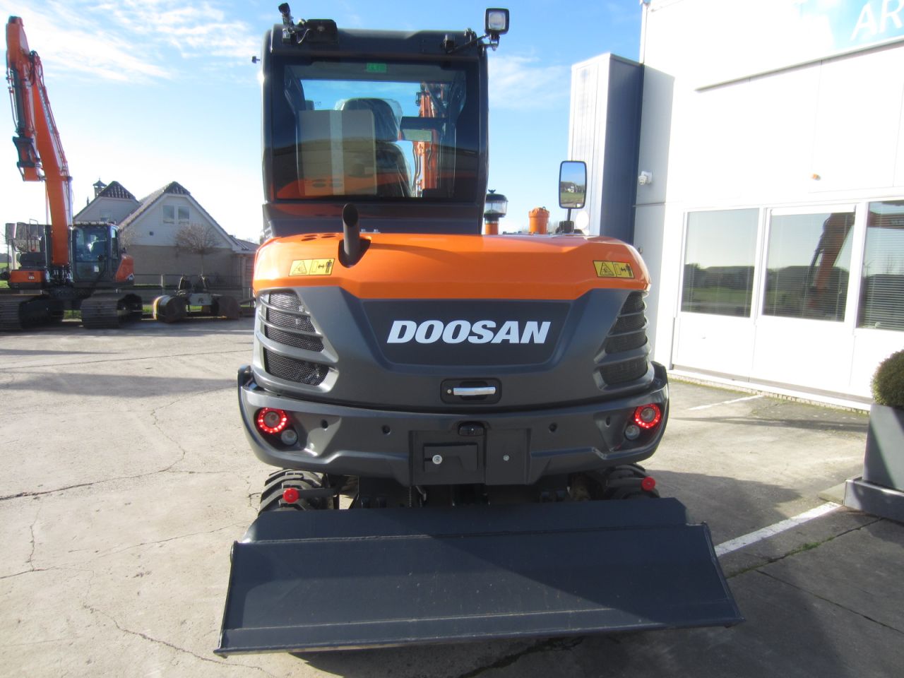 Develon DX57W-7