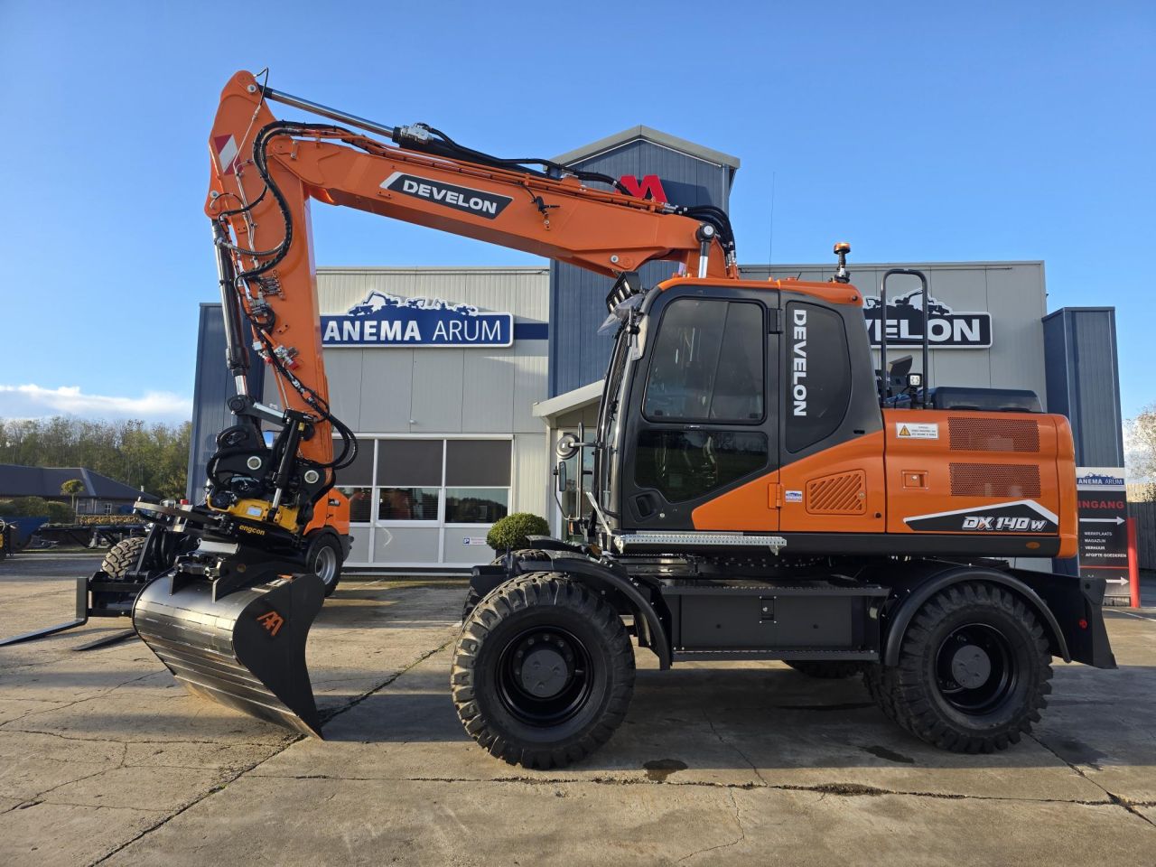Develon DX140W-7