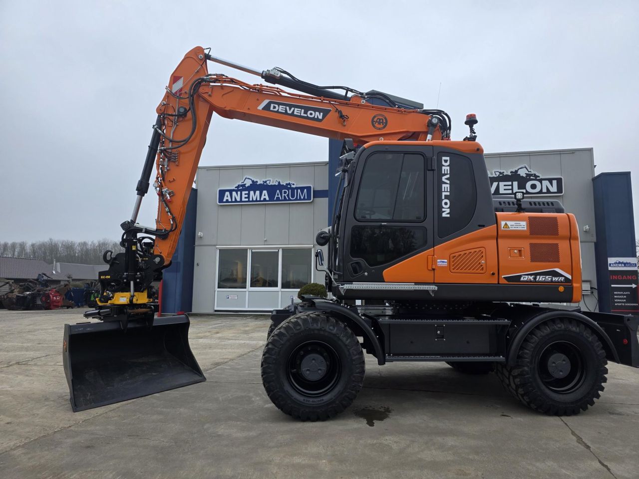 Develon DX165WR-7