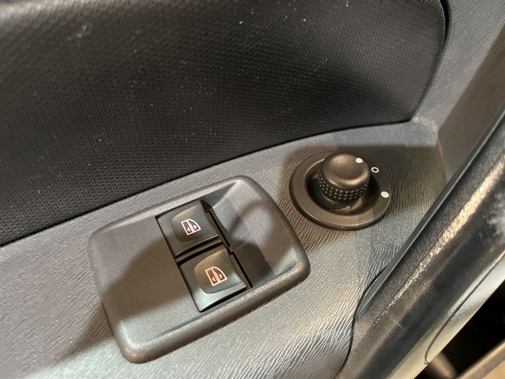 Renault Kangoo Z.E. Maxi Incl. Accu 33 KWH Automaat / 100% Elektrisch / Airco / PDC / Cruise Control / Trekhaak / 10.200 KM !!