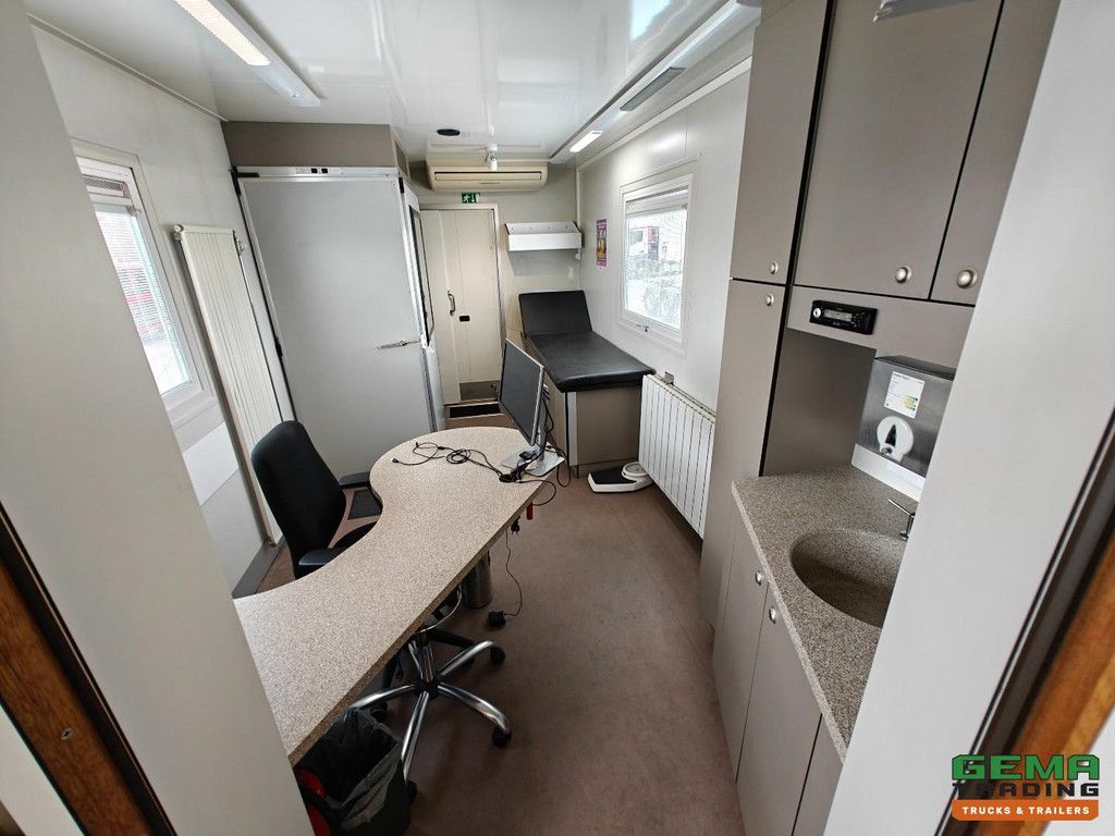 Renders ROC 12.10 NA single-axle office trailer / mobile home - air conditioners - toilet - battery pack - parking heater - hydraulic support legs