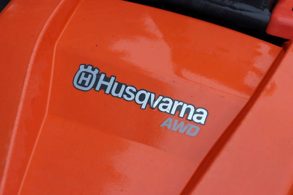 Zitmaaier Husqvarna R422Ts AWD Benzine 2014