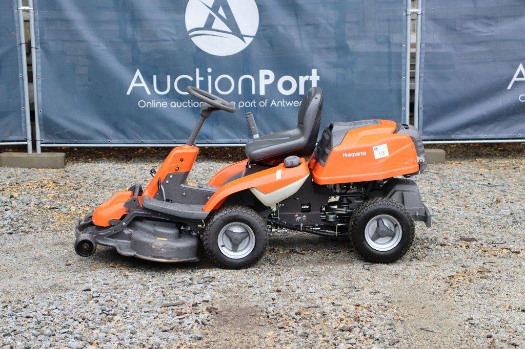 Zitmaaier Husqvarna R 216 AWD Benzine 2012