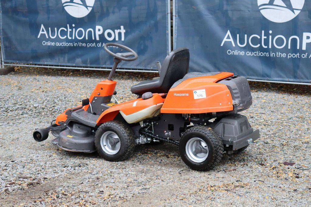 Zitmaaier Husqvarna R 216 AWD Benzine 2012