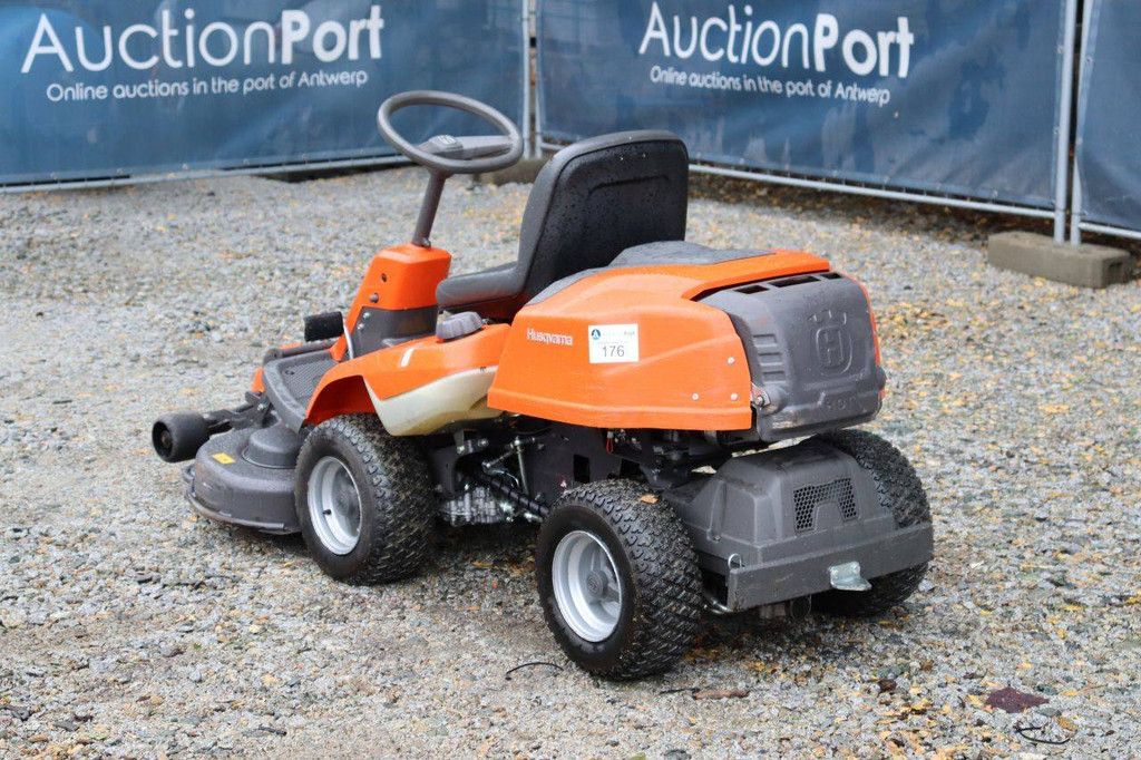 Zitmaaier Husqvarna R 216 AWD Benzine 2012
