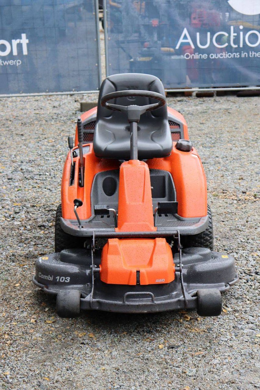 Zitmaaier Husqvarna R 216 AWD Benzine 2012