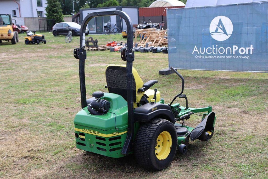 Zitmaaier John Deere ZTRAK 717E Benzine 14.2kW